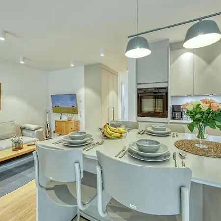 1 Bedroom In Tossens Apartment *